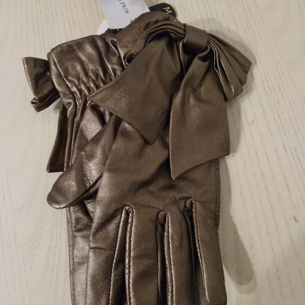 Gloves